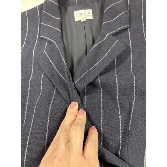 Armani Collezioni Blazer Navy Blue Pinstripe Chalk Stripe 8 Asymmetrical Pocket - Picture 11 of 12